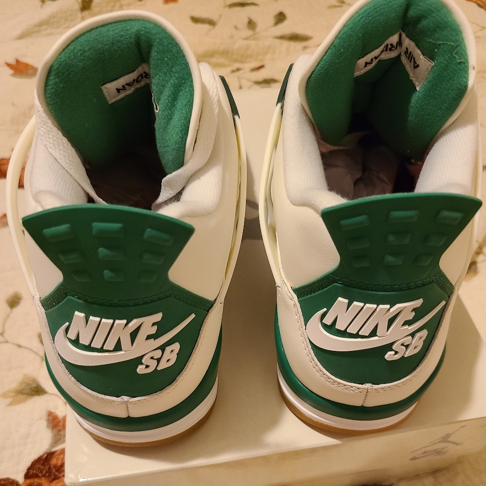 Air Jordan 4 Nike Sb Pine Green Size 12